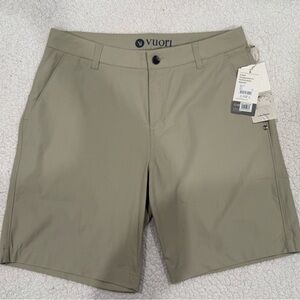 NWT Vuori Men's Khaki Flat Front Shorts Sz 34